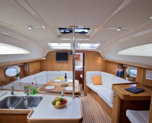 Yachtcharter Kroatien Segelyacht 30